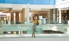 April brookes in mall creeps 01